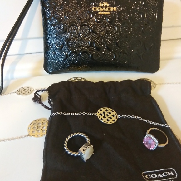 Coach wristlet - Picture 2 of 8